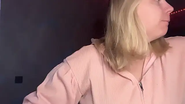 Thalia  Star online show from November 4, 2025, 5:33 am