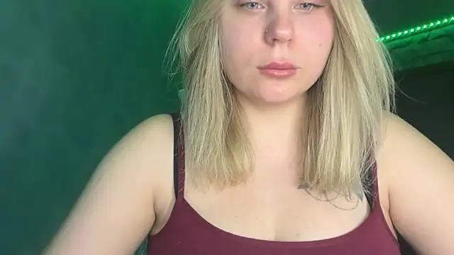 Snapshot of Thalia__Star chatting on February 13, 2026, 5:40 am Thalia Star online show from February 13, 2026, 5:40 am