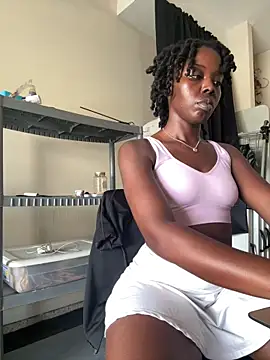 choclatepeaach online show from March 6, 2026, 4:24 pm