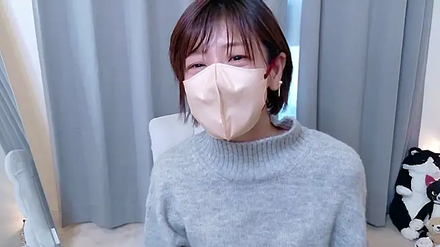 Risa 06 online show from February 15, 2026, 5:41 am