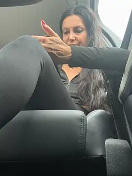 -OLYA- online show from October 7, 2025, 1:01 pm