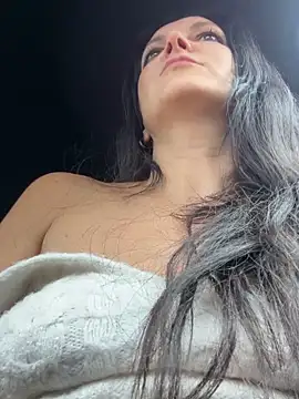 -OLYA- online show from February 9, 2026, 1:09 pm