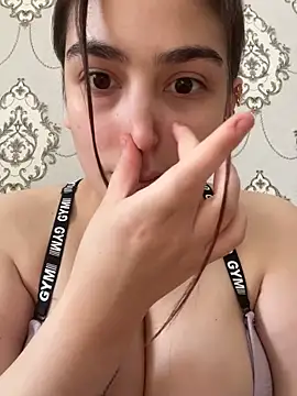 Snapshot of StormBeverly chatting on November 7, 2025, 7:57 am StormBeverly online show from November 7, 2025, 7:57 am