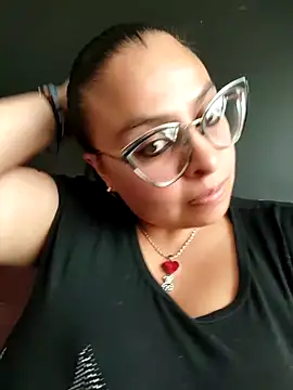 Snapshot of Dominique_Montenegro chatting on February 14, 2025, 7:02 pm Dominique Montenegro online show from February 14, 2025, 7:02 pm