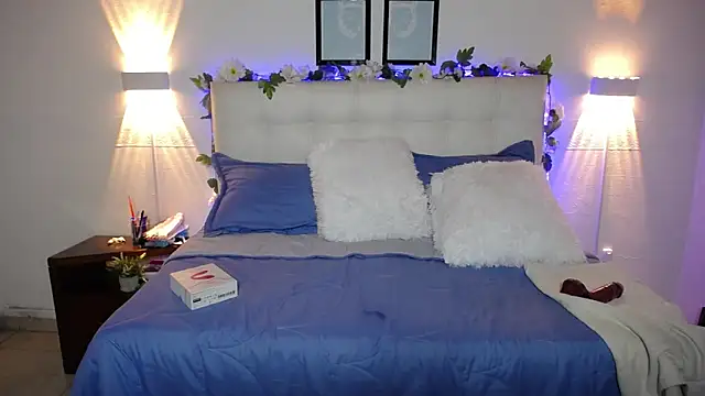 Snapshot of Dominique_Montenegro chatting on March 20, 2025, 10:40 pm Dominique Montenegro online show from March 20, 2025, 10:40 pm