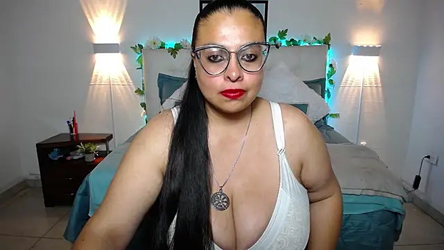 Snapshot of Dominique_Montenegro chatting on March 6, 2025, 8:16 pm Dominique Montenegro online show from March 6, 2025, 8:16 pm