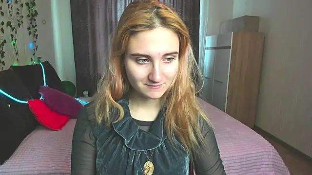 Miss Elsa  online show from February 22, 2025, 4:07 am