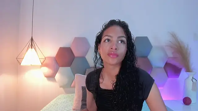 Snapshot of AntonellaHall_ chatting on February 17, 2025, 12:16 pm AntonellaHall online show from February 17, 2025, 12:16 pm