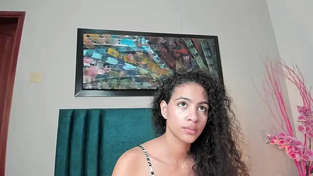 Snapshot of AntonellaHall_ chatting on December 5, 2025, 12:04 pm AntonellaHall online show from December 5, 2025, 12:04 pm