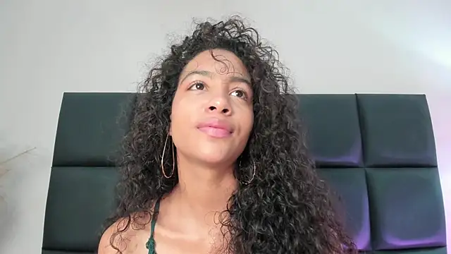 AntonellaHall  online show from April 10, 2026, 6:37 pm