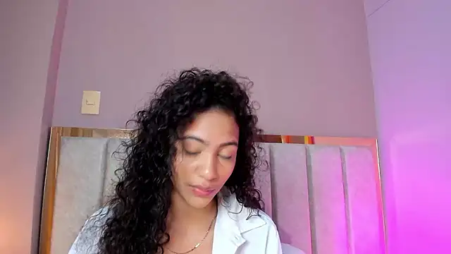 Snapshot of AntonellaHall_ chatting on January 14, 2026, 12:20 pm AntonellaHall online show from January 14, 2026, 12:20 pm