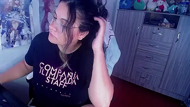 gigiqueen 18 online show from December 5, 2024, 1:33 pm