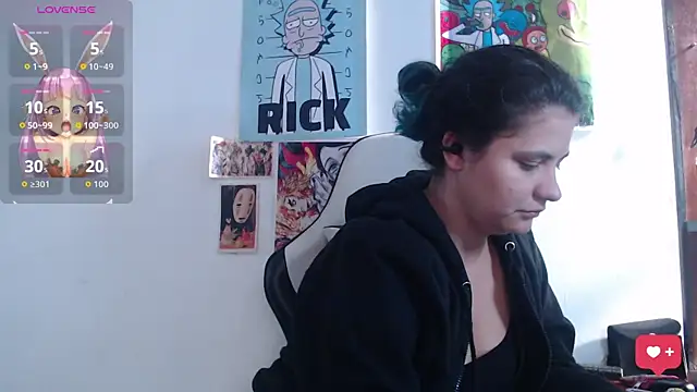 gigiqueen 18 online show from April 28, 2026, 1:04 pm