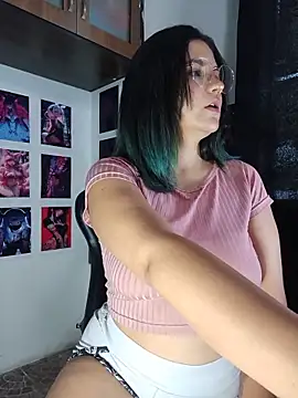 gigiqueen 18 online show from June 9, 2026, 3:35 pm