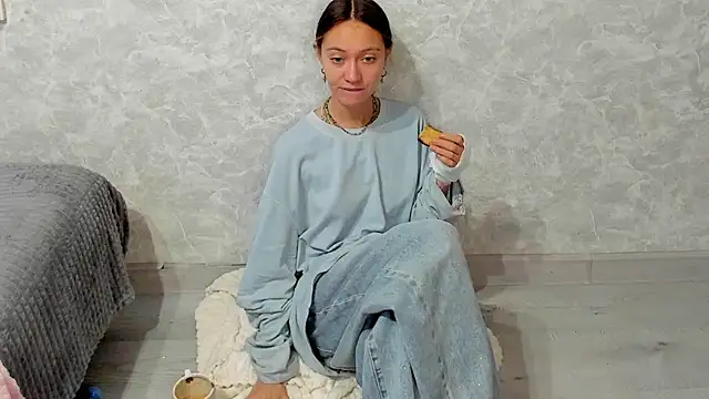 EllaSky xoxo online show from October 12, 2025, 4:52 pm