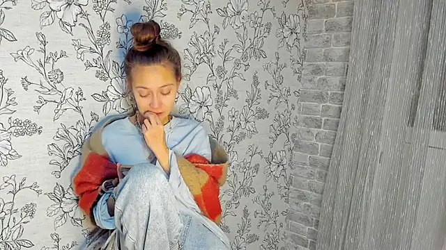 EllaSky xoxo online show from November 6, 2025, 12:36 am