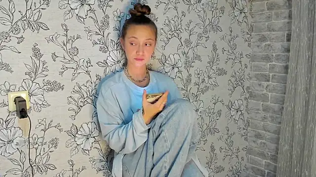 EllaSky xoxo online show from October 26, 2025, 9:59 pm