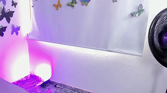 Vanessaa sexygirl online show from December 9, 2024, 6:35 pm