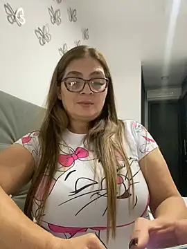 AntonellaAlondra4 online show from March 14, 2025, 4:43 am