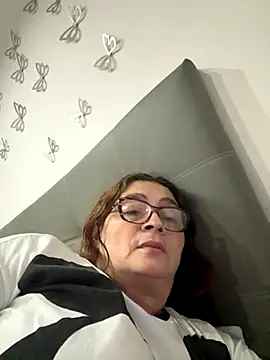 AntonellaAlondra4 online show from November 10, 2025, 3:55 am