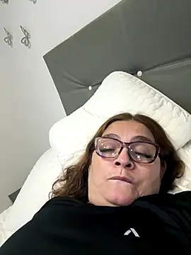 AntonellaAlondra4 online show from December 17, 2025, 2:16 am