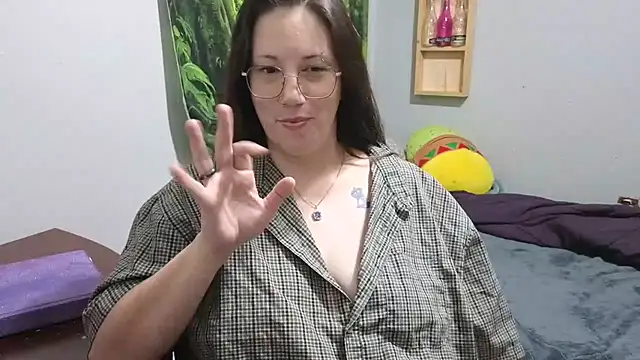 Snapshot of ThickGirlsDoItBetter chatting on January 12, 2025, 3:17 am ThickGirlsDoItBetter online show from January 12, 2025, 3:17 am