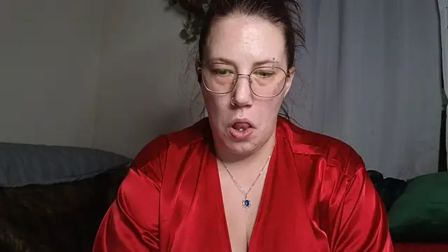 Snapshot of ThickGirlsDoItBetter chatting on February 25, 2025, 2:25 am ThickGirlsDoItBetter online show from February 25, 2025, 2:25 am