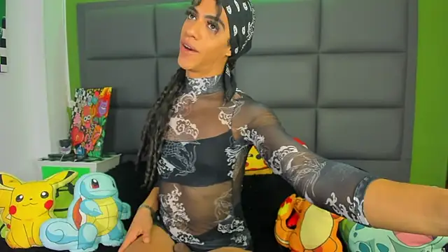 APRILL FOXX online show from December 22, 2025, 1:33 pm