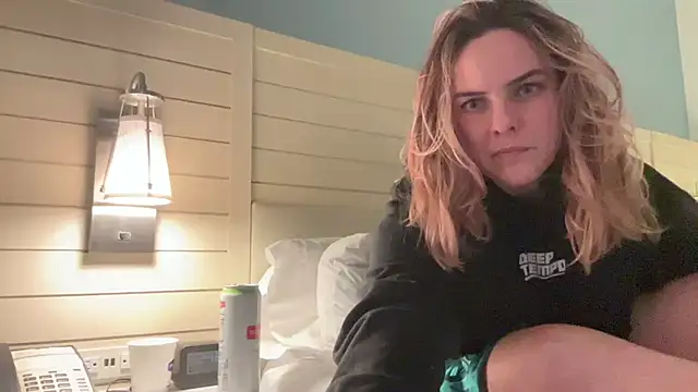 Snapshot of brattyisback chatting on January 13, 2025, 7:43 am brattyisback online show from January 13, 2025, 7:43 am