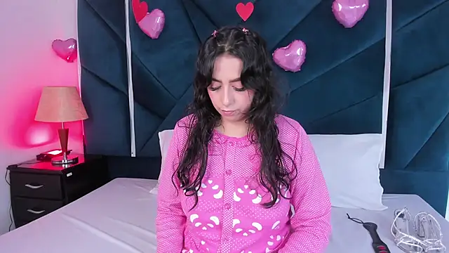 AlondraMendez online show from February 18, 2025, 4:37 am