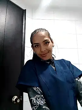 Snapshot of Alisson_420 chatting on February 4, 2026, 6:03 pm Alisson 420 online show from February 4, 2026, 6:03 pm