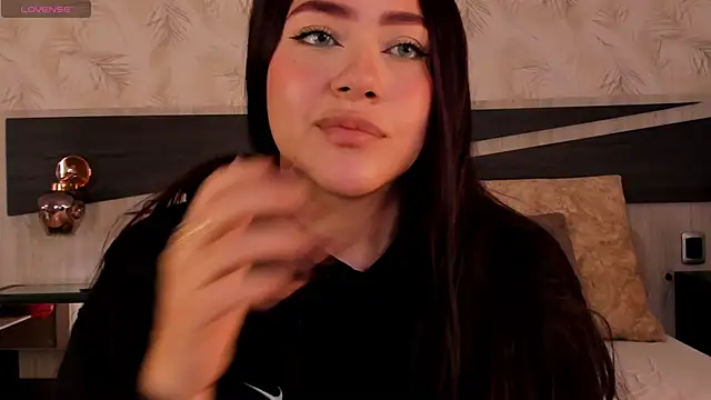 nicolle pierce online show from March 16, 2026, 1:37 pm