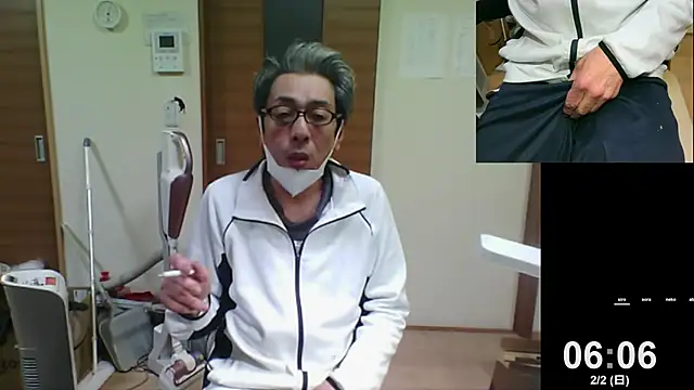 mama010-chan online show from February 1, 2025, 9:08 pm