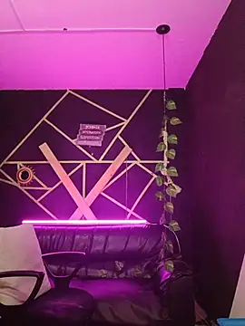 Snapshot of Gelena_Black chatting on November 7, 2025, 12:10 pm Gelena Black online show from November 7, 2025, 12:10 pm