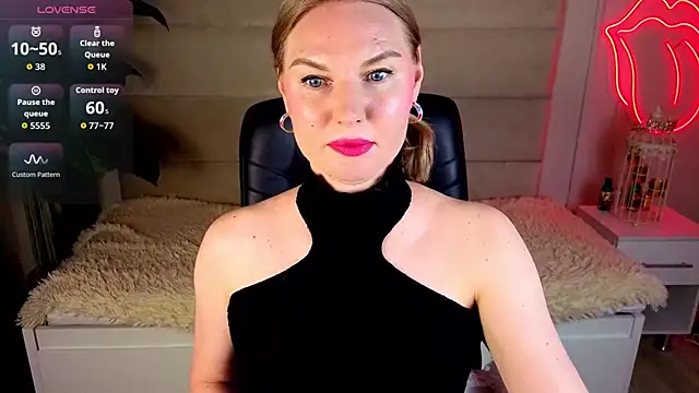 Angel Nikole online show from July 17, 2026, 1:47 am