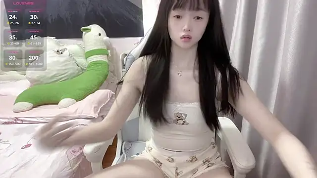Mia-6688 online show from October 3, 2025, 4:52 pm