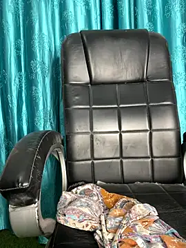 Snapshot of poision51 chatting on October 5, 2025, 2:35 am poision51 online show from October 5, 2025, 2:35 am