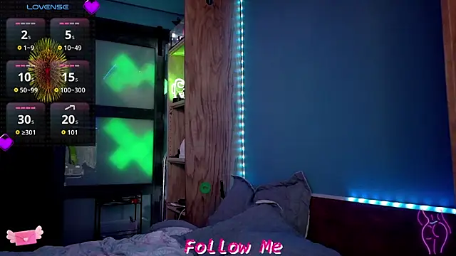 QueenYsuRey online show from November 20, 2025, 6:41 pm