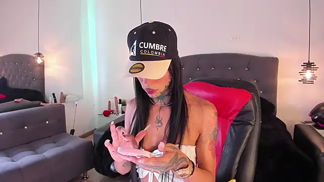 anne parker online show from December 3, 2025, 2:27 pm