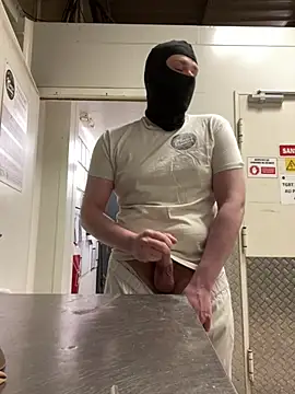 Lilian 701 online show from April 7, 2026, 12:56 am