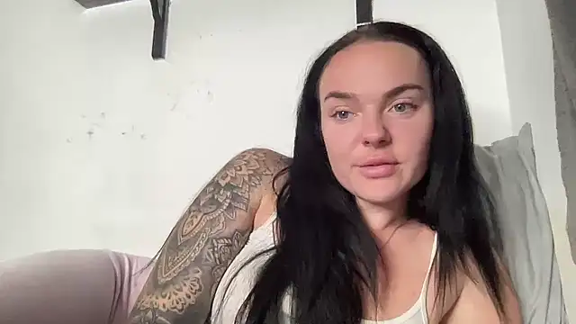 yorkshiregal online show from October 14, 2025, 7:09 am