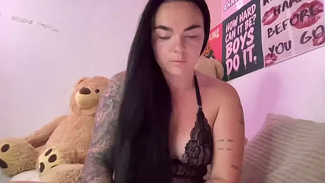 yorkshiregal online show from July 4, 2026, 5:14 am