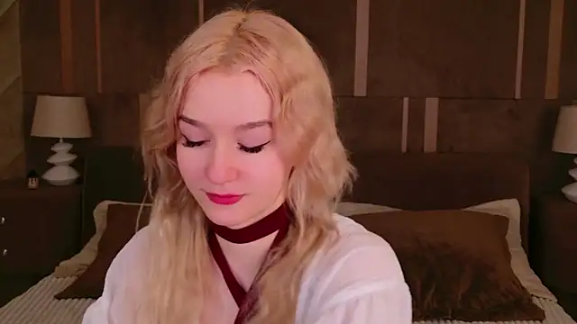 Snapshot of NaomiLoys chatting on March 23, 2025, 2:04 am NaomiLoys online show from March 23, 2025, 2:04 am