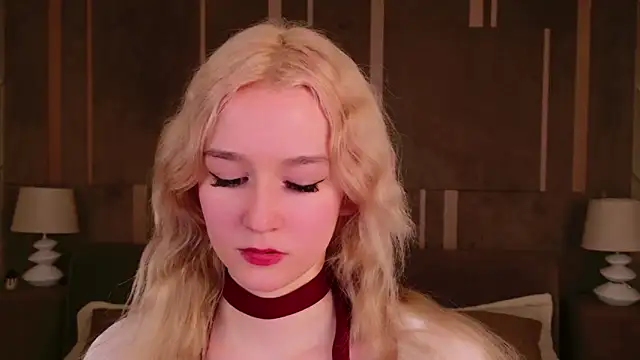 Snapshot of NaomiLoys chatting on March 22, 2025, 10:48 pm NaomiLoys online show from March 22, 2025, 10:48 pm