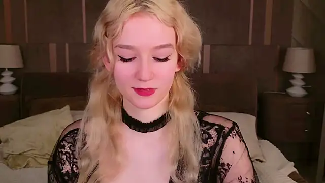 Snapshot of NaomiLoys chatting on February 24, 2025, 8:03 pm NaomiLoys online show from February 24, 2025, 8:03 pm