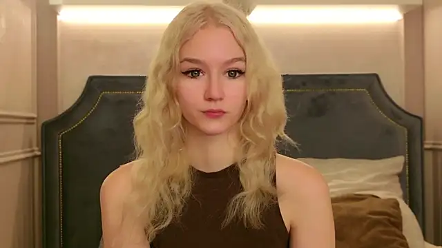 Snapshot of NaomiLoys chatting on September 19, 2025, 10:52 am NaomiLoys online show from September 19, 2025, 10:52 am