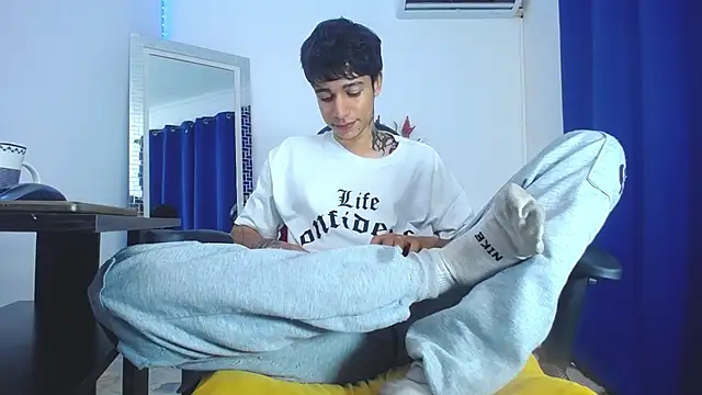 Zacktk7 online show from February 1, 2025, 5:05 pm