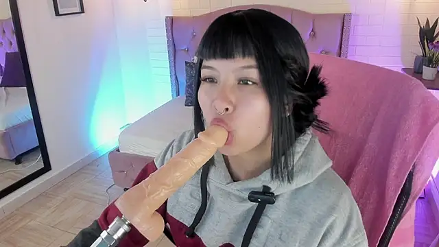 Namiko Park online show from January 11, 2025, 3:42 pm