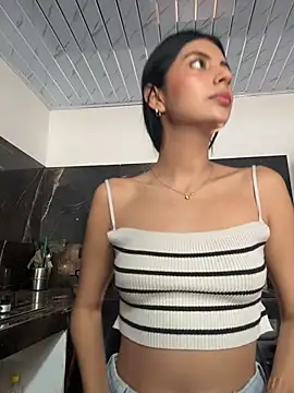 Snapshot of Baby_Niels chatting on December 15, 2025, 5:08 pm Baby Niels online show from December 15, 2025, 5:08 pm