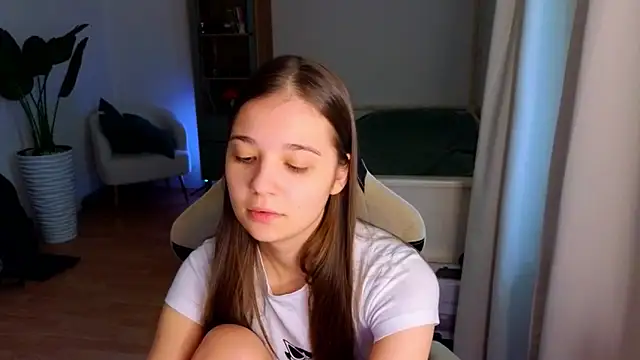 Snapshot of Leela_sun chatting on April 29, 2026, 8:51 am Leela sun online show from April 29, 2026, 8:51 am
